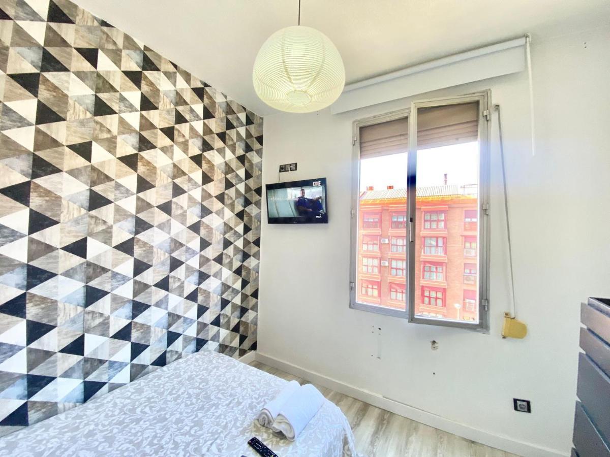 Piramides 1 Apartment Madrid Ngoại thất bức ảnh